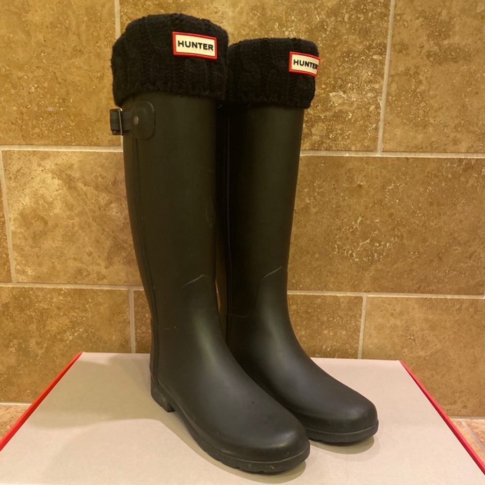 Hunter Boots w/ Cable Knit Socks